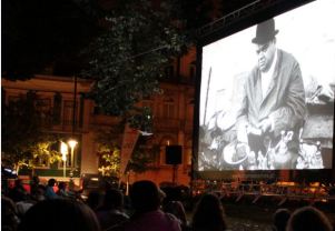 Lissabon wird zur nächtlichen Kinokulisse - bei Lisboa na rua. Copyright: Eva Mäkler